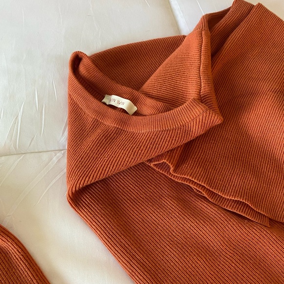 2 Piece Rust Tone Set - Picture 5 of 6